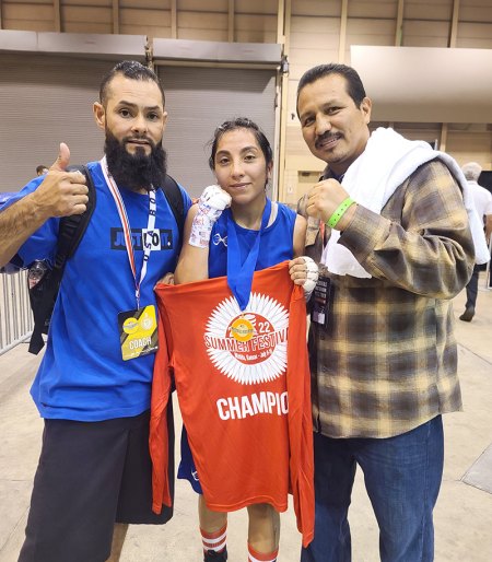 Lexus with Alvaro Ramirez (father and coach) and Flavio Perez (uncle and coach). 